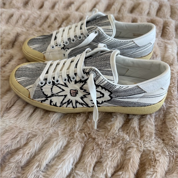 SAINT LAURENT PARIS Size 38 US 8 SAINT LAURENT PARIS Size 38 US 8